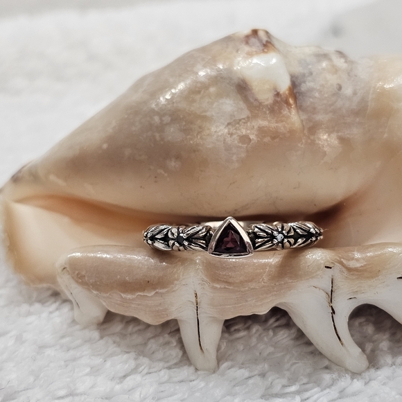 Stephen Dweck Diamonds Rhodolite Garnet Florette Ring - Picture 11 of 14